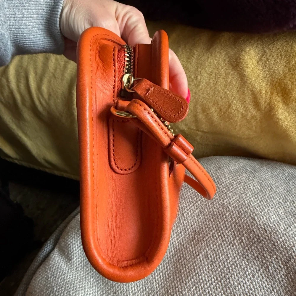 Vintage Coach Abbie bag ***Rare color** - Picture 4 of 10